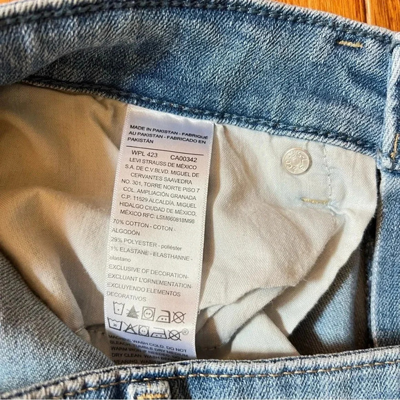Signature Levis Strauss Womens Pants Mid Rise Straight Blue Jeans Denim 6M-W28 - Picture 11 of 16
